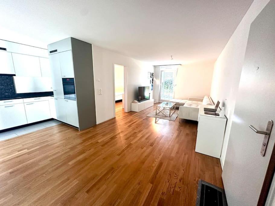 Moderne Wohnung Am Flughafen Opfikon-Glattbrugg Ngoại thất bức ảnh